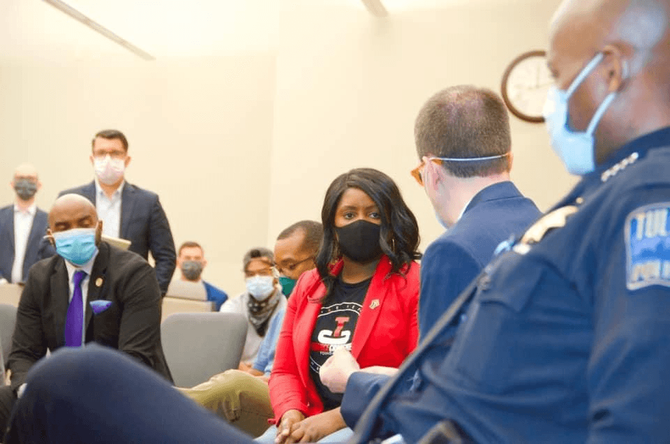 Mayor, police chief hold round table discussion with activists image