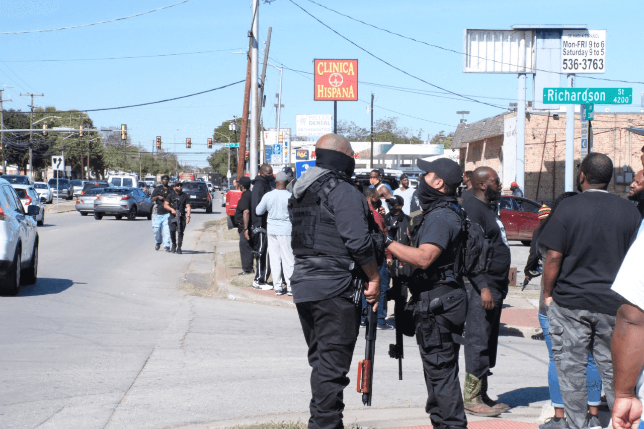 Militias clash with Trump supporters during early voting in North Texas image