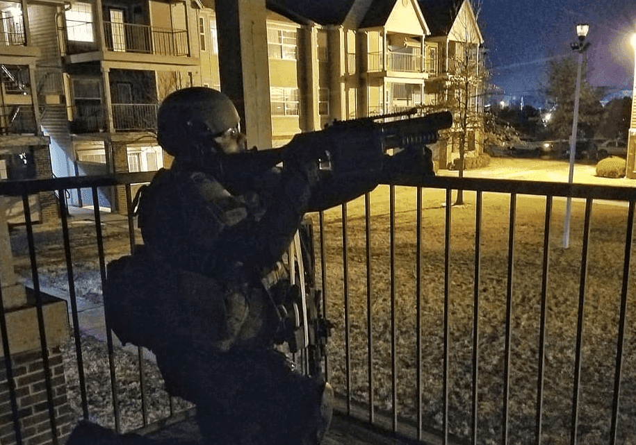 Standoff ends after man pulls gun on security guard image