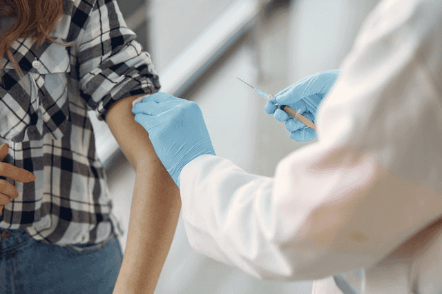 Tulsa educators call for priority for COVID-19 vaccine  image