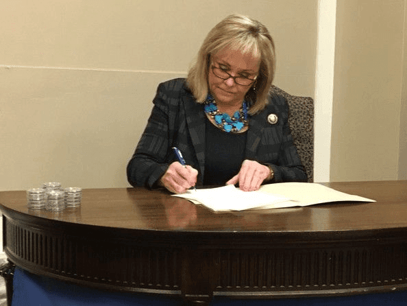 Governor Mary Fallin approves commutation requests for non-violent offenders image