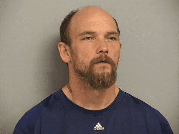 Man arrested after stabbing at QuikTrip image
