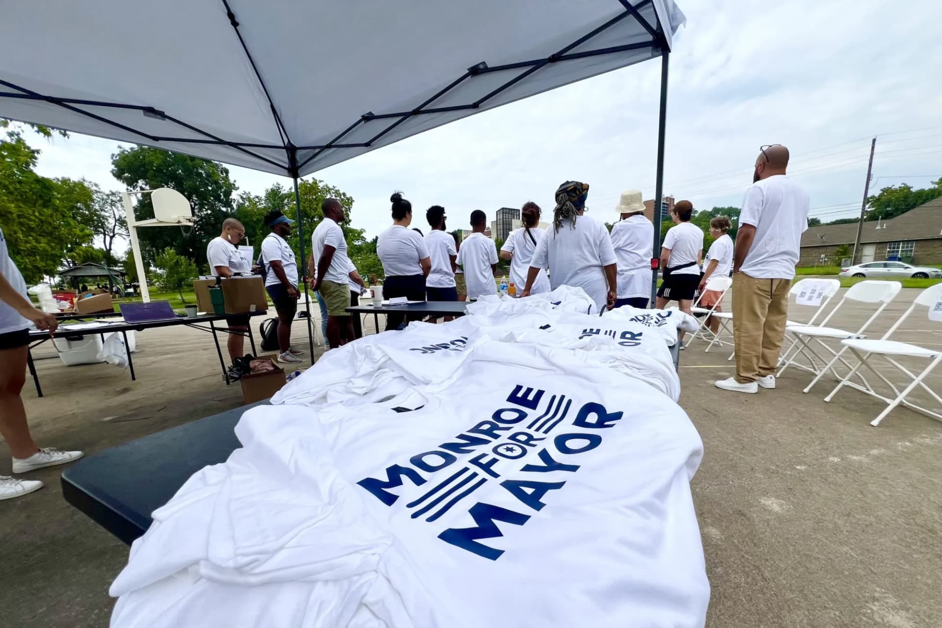 Volunteers rally to support Monroe Nichols in mayoral race image