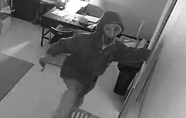 Police asking for public's help to ID burglary suspect image