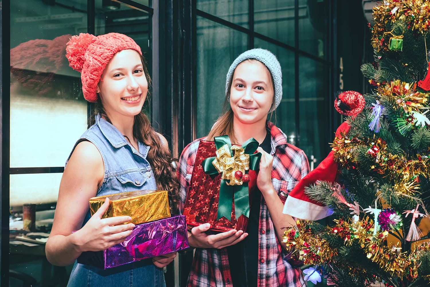 Tips for Throwing a Lit 420-Friendly Holiday Party image