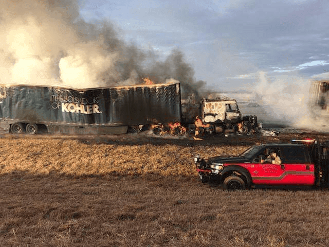 I-35 shut down in Garvin County due to fatality wreck image