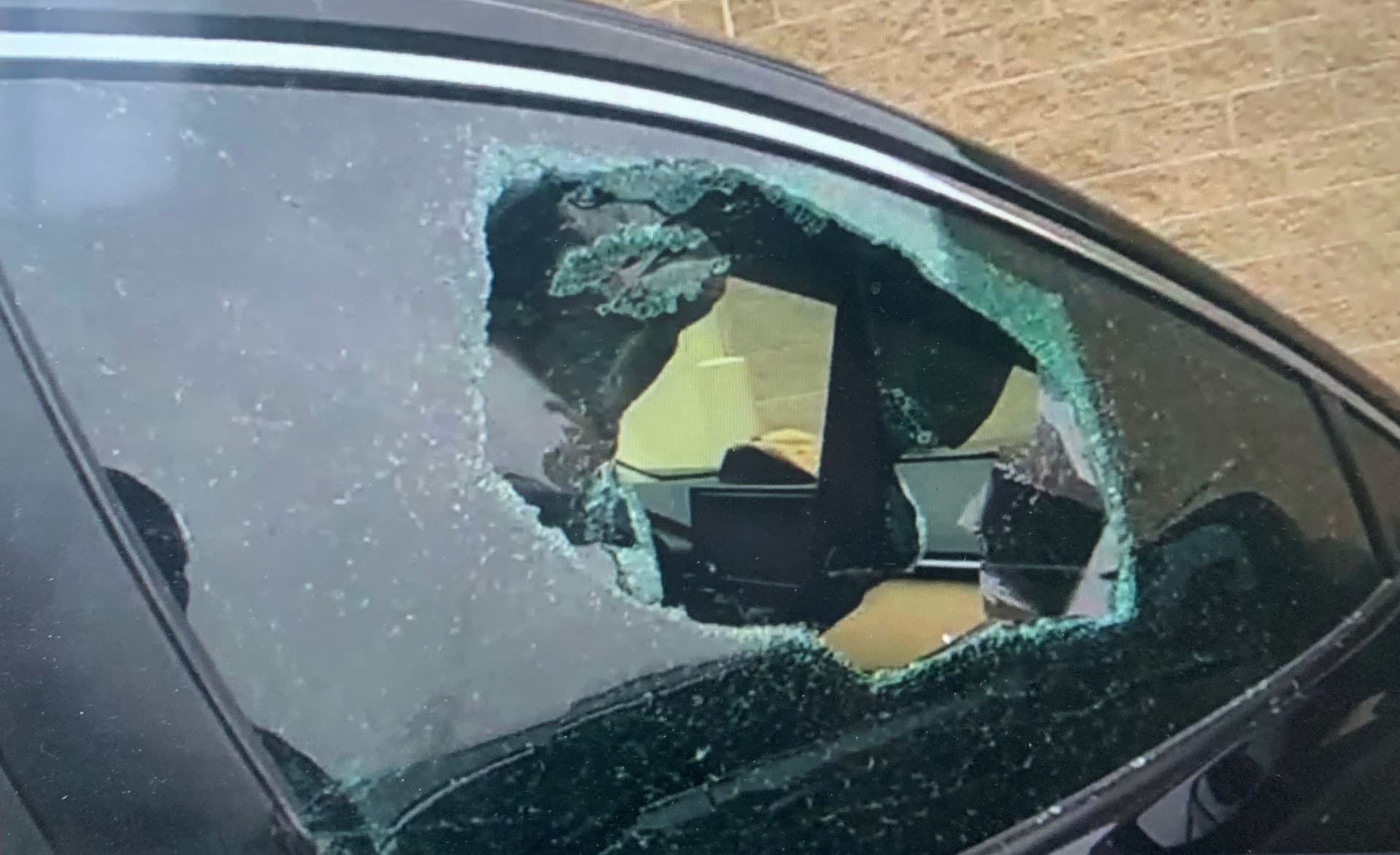 Community urged to remove personal items from vehicles amidst break-ins  image