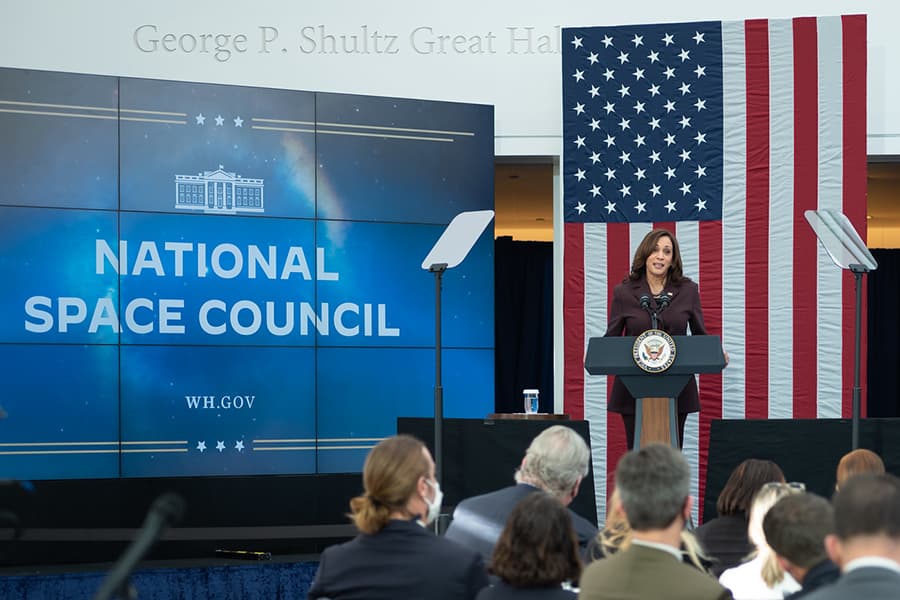 Vice President Highlights STEM in First National Space Council Meeting image