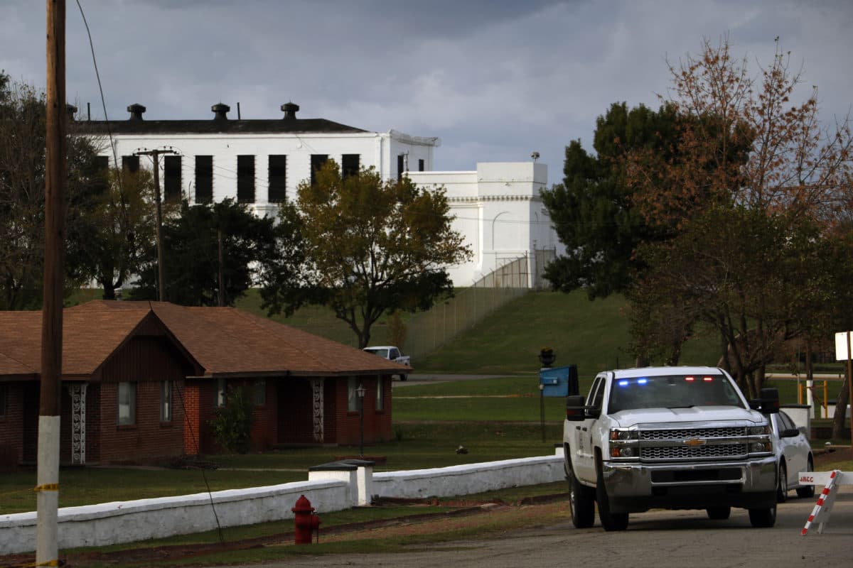 Condemned man went into convulsions during Oklahoma’s first execution in nearly seven years image