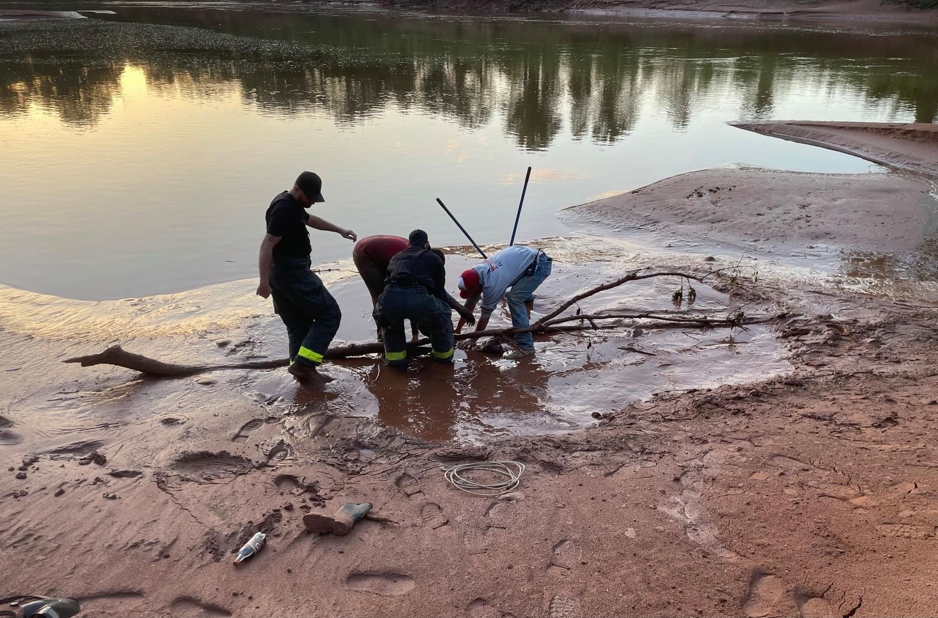 Boy rescued from quicksand near Washita River image