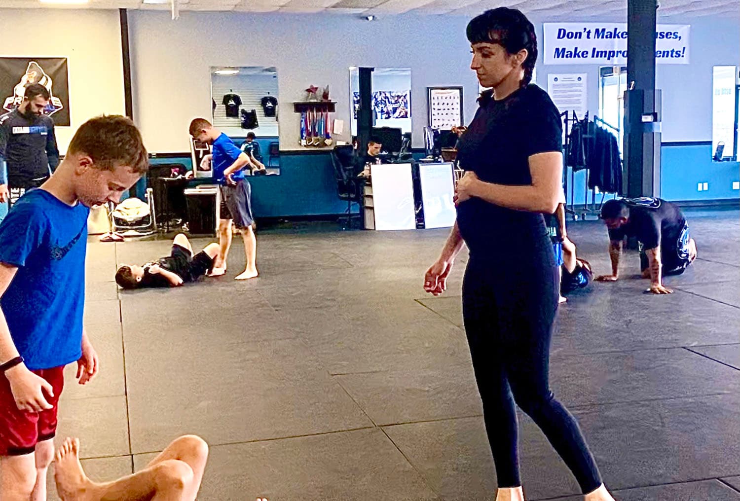 Expecting mom expands smash-hit Jiu Jitsu line with maternity spats   image