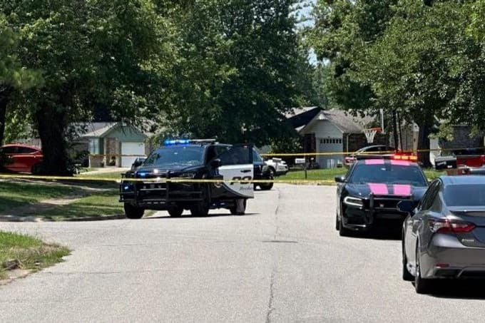 Four dead in Broken Arrow in possible murder-suicide image
