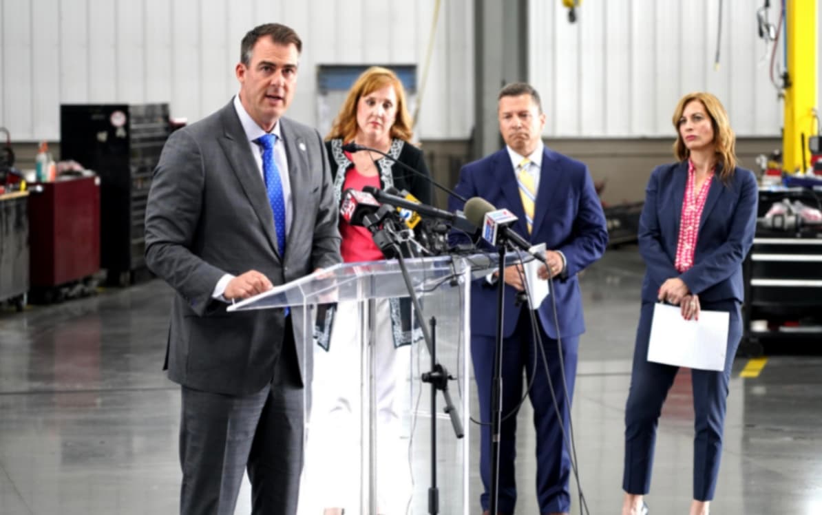 Governor Kevin Stitt, OESC Executive Director Zumwalt Announce Return to Work Incentive image