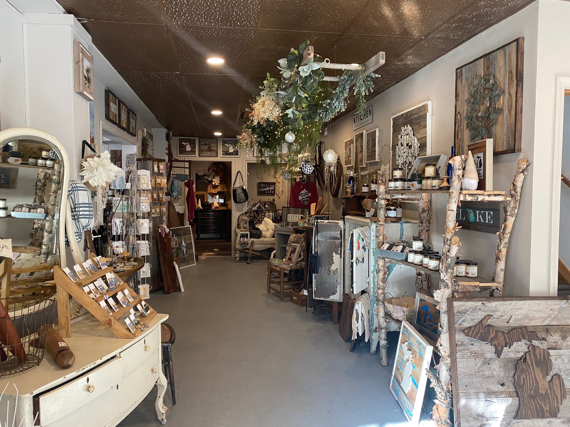 Michiganders encouraged to shop local during holiday season image