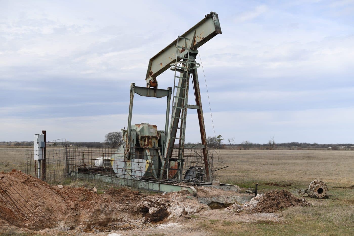 Oklahoma’s oil industry touts a voluntary fund to clean up oil wells. Major drillers want their contributions refunded. image