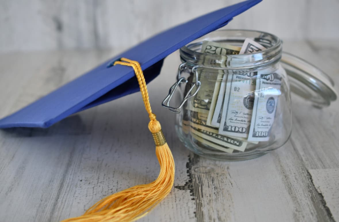 Supreme Court strikes down Student Loan forgiveness plan image