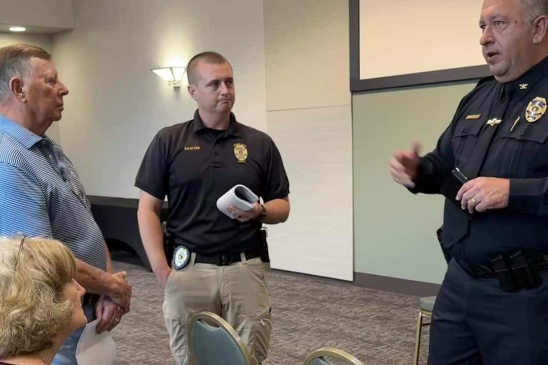 Broken Arrow police discuss services, future needs with residents image