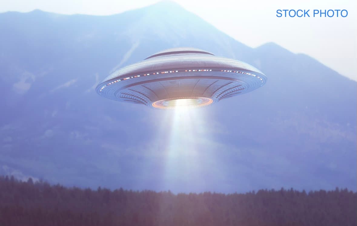 Witnesses report "aerial dogfight" between UFO and fighter jets image